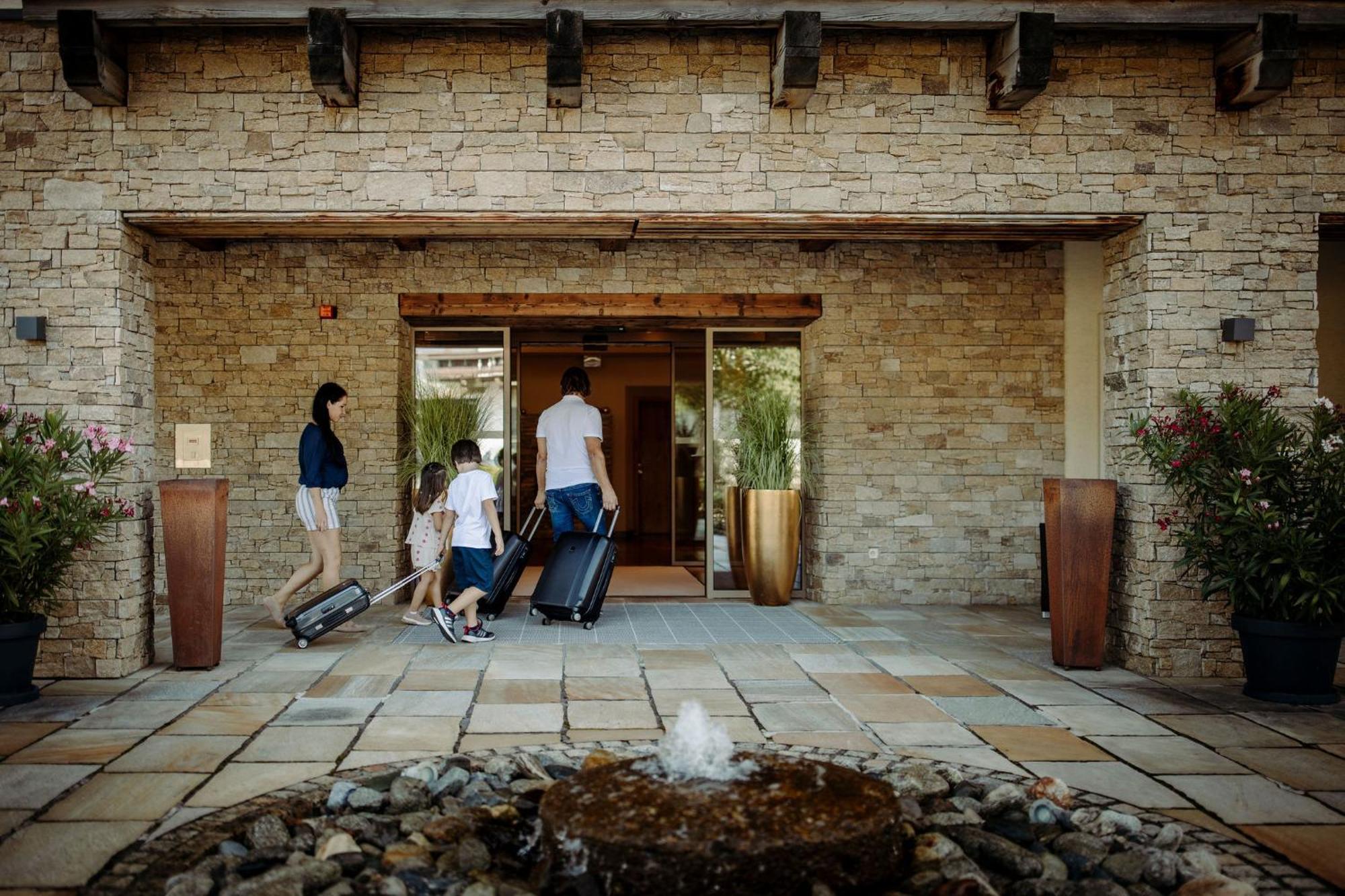 Das Gemuetliche Dorfhotel Kaltenhauser ホラースバッハ・イム・ピンツガウ エクステリア 写真